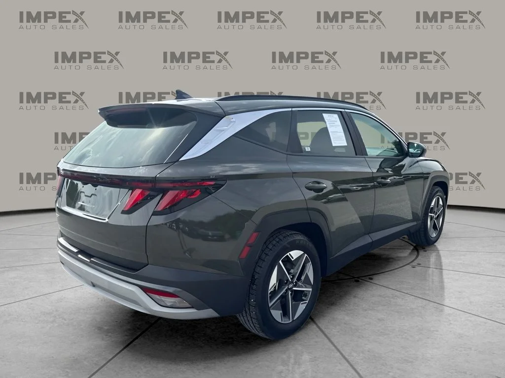 Used 2025 Green Hyundai SEL image 5