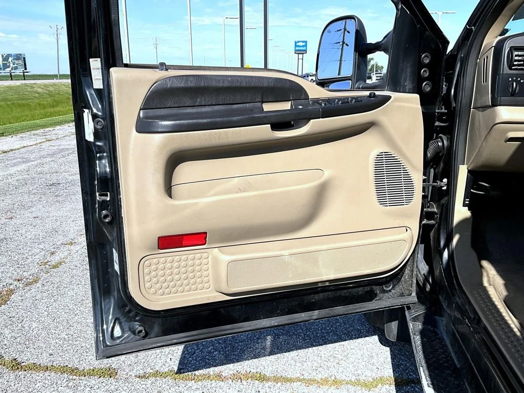 Used 2006 Black Ford XLT image 9