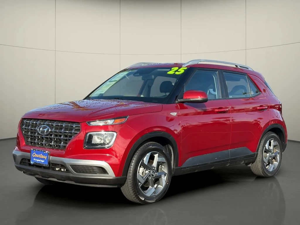 Used 2025 Red Hyundai SEL image 3