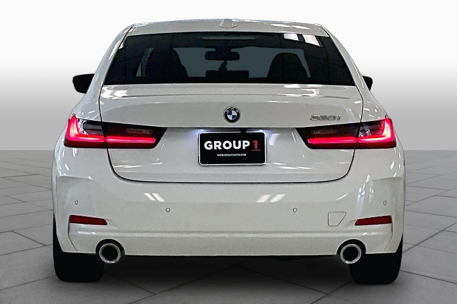 Used 2024 Alpine White BMW 330i image 4