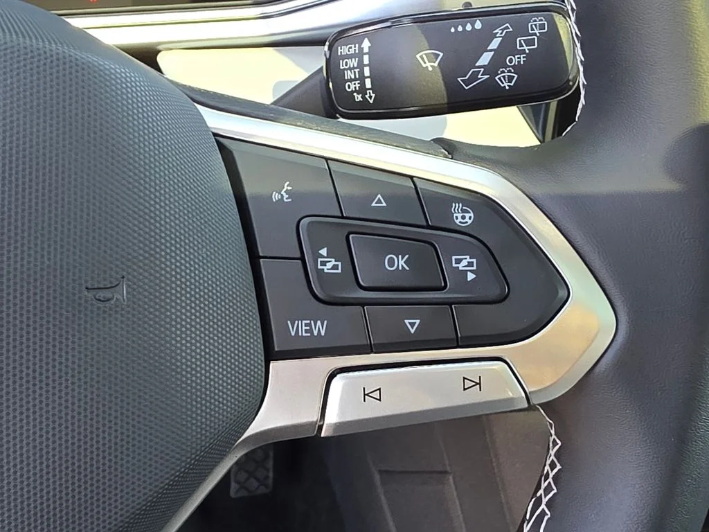 New 2026 Deep Black Pearl Volkswagen 1.5T SE image 17