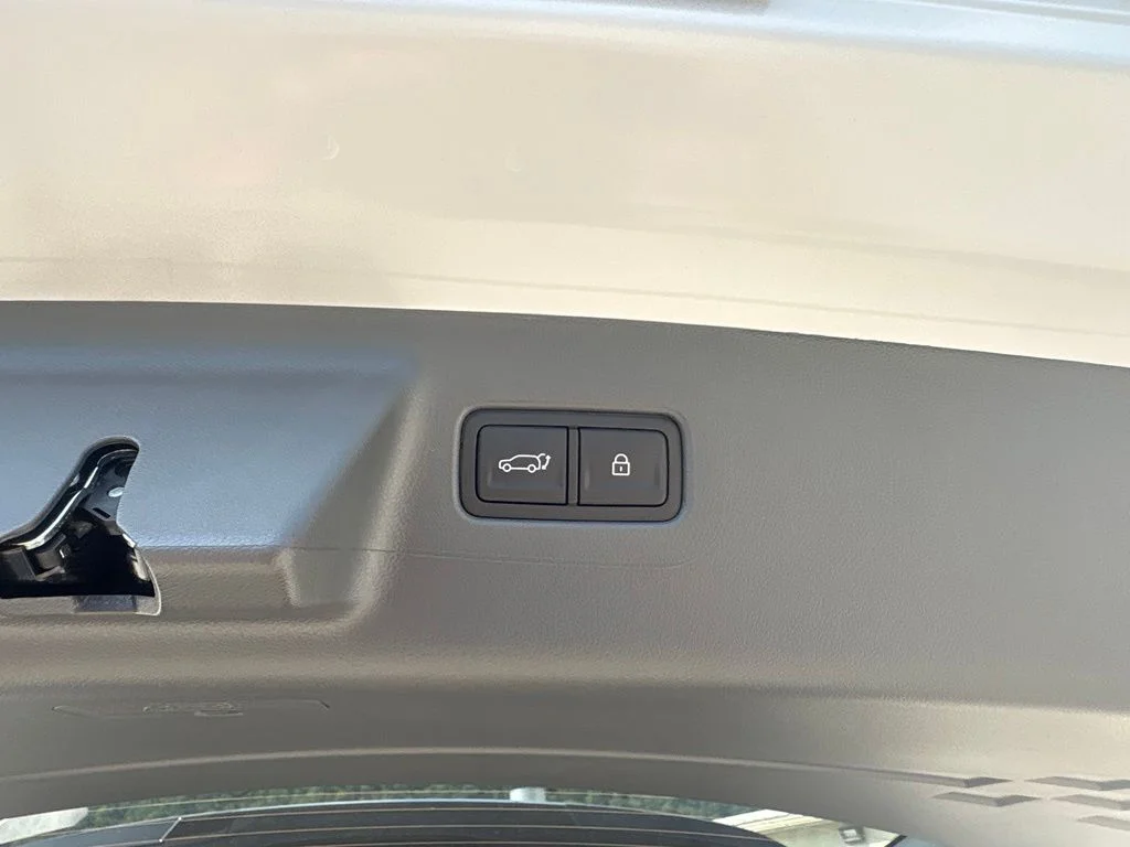 New 2027 Silver Hyundai SEL image 21