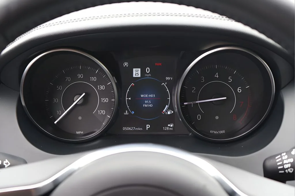 Used 2019 Gray Jaguar SE image 21