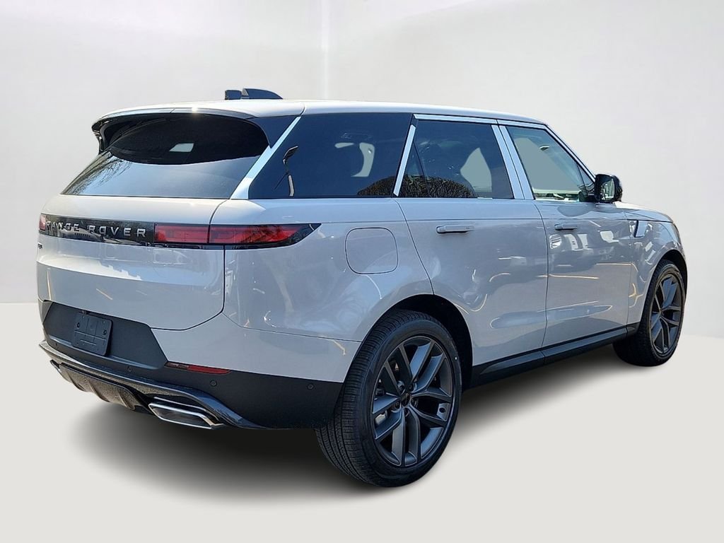 Used 2026 Borasco Grey Metallic Land Rover SE image 3
