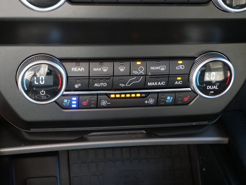 Used 2021 Black Ford XLT image 22