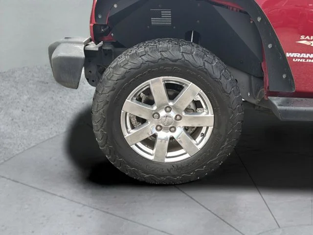 Used 2013 Red Jeep Unlimited Sahara image 29