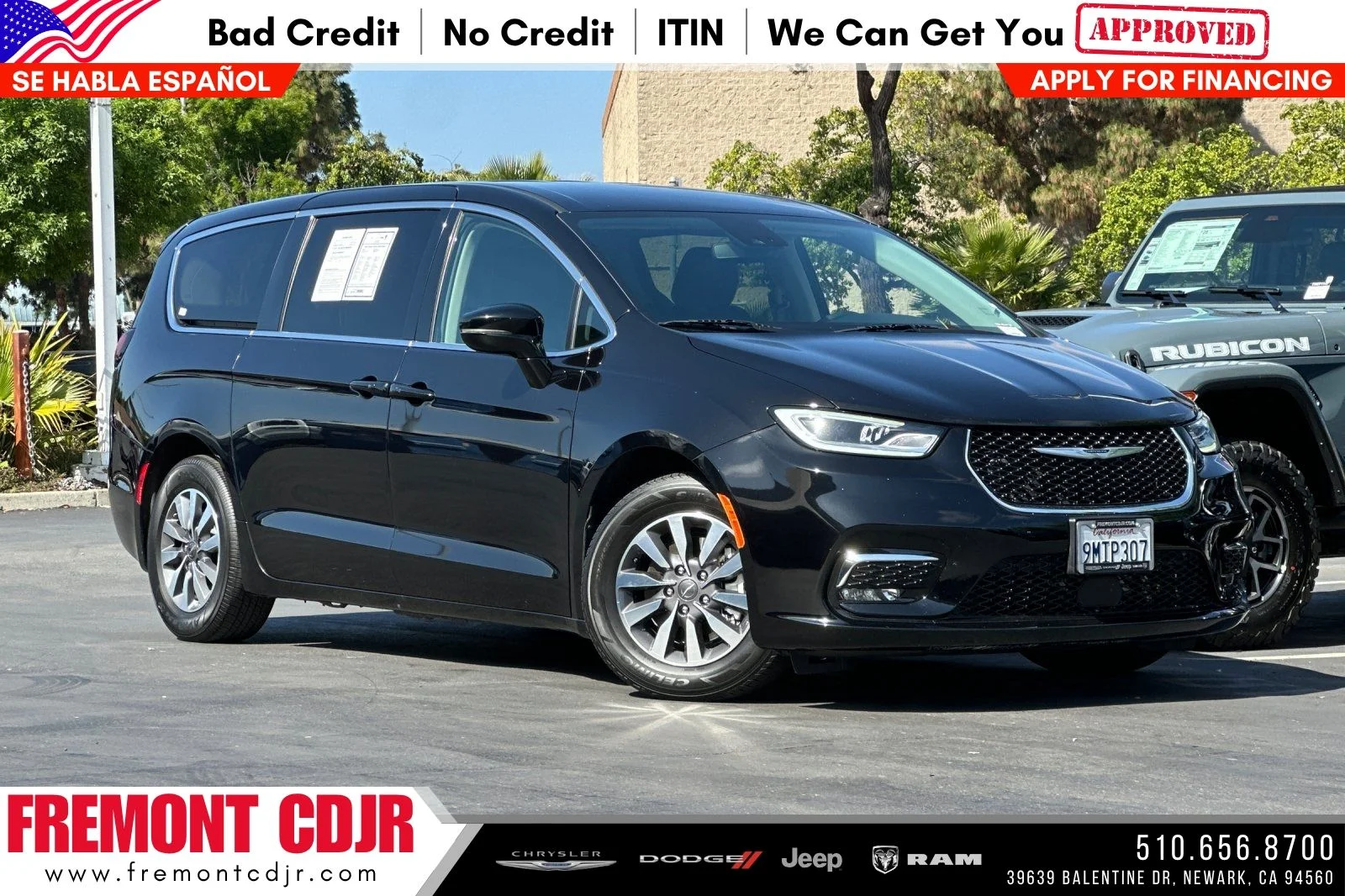 2024 Chrysler Pacifica Hybrid Select PHEV's photo