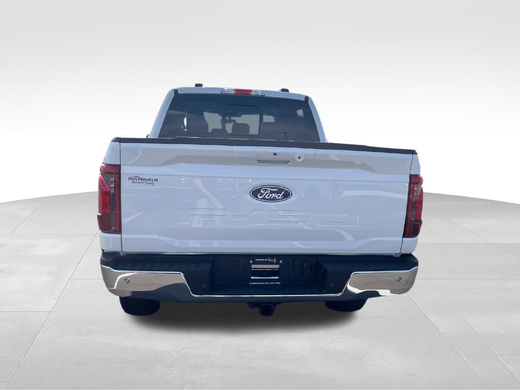 New 2026 Oxford White Ford XLT image 4
