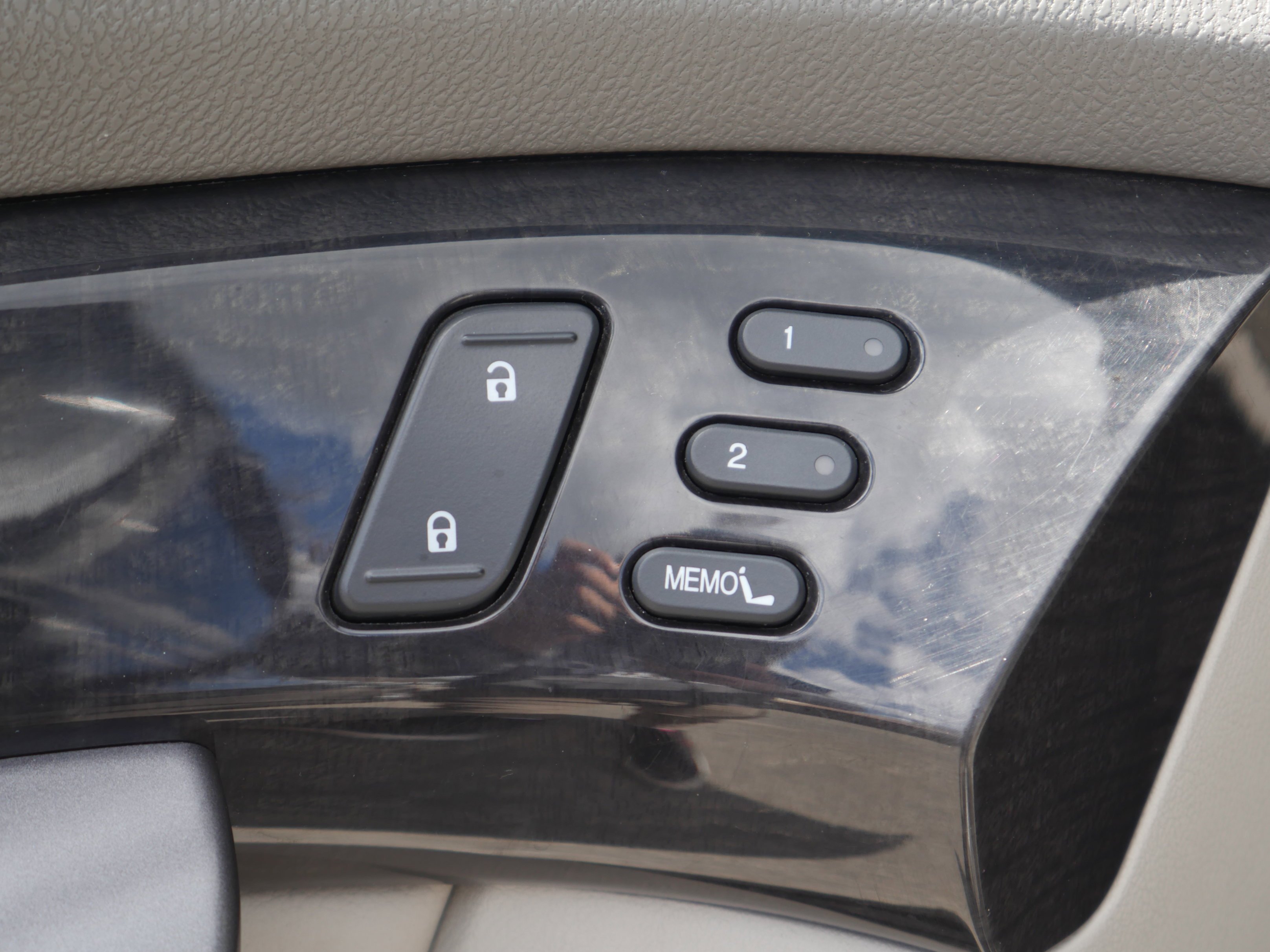 Used 2008 Sterling Gray Metallic Acura  image 34