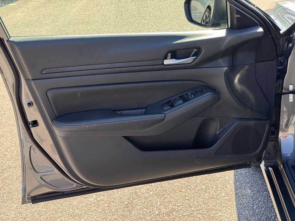 Used 2025 Gray Nissan 2.5 SV image 21