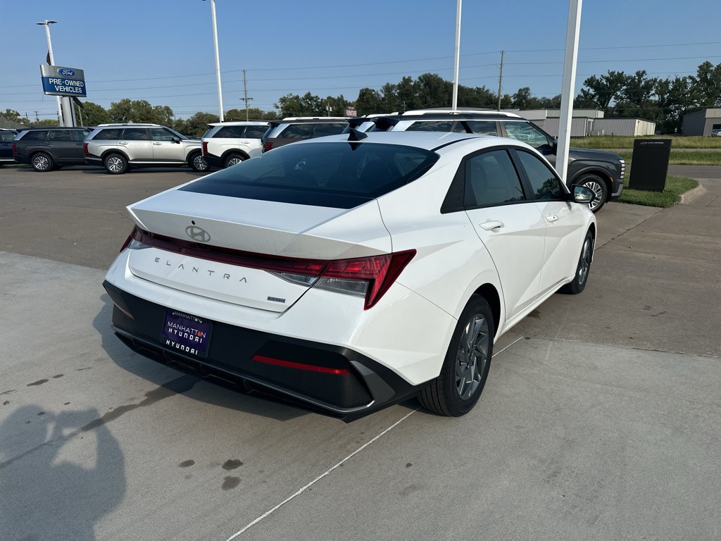 New 2026 Serenity White Hyundai Blue image 10