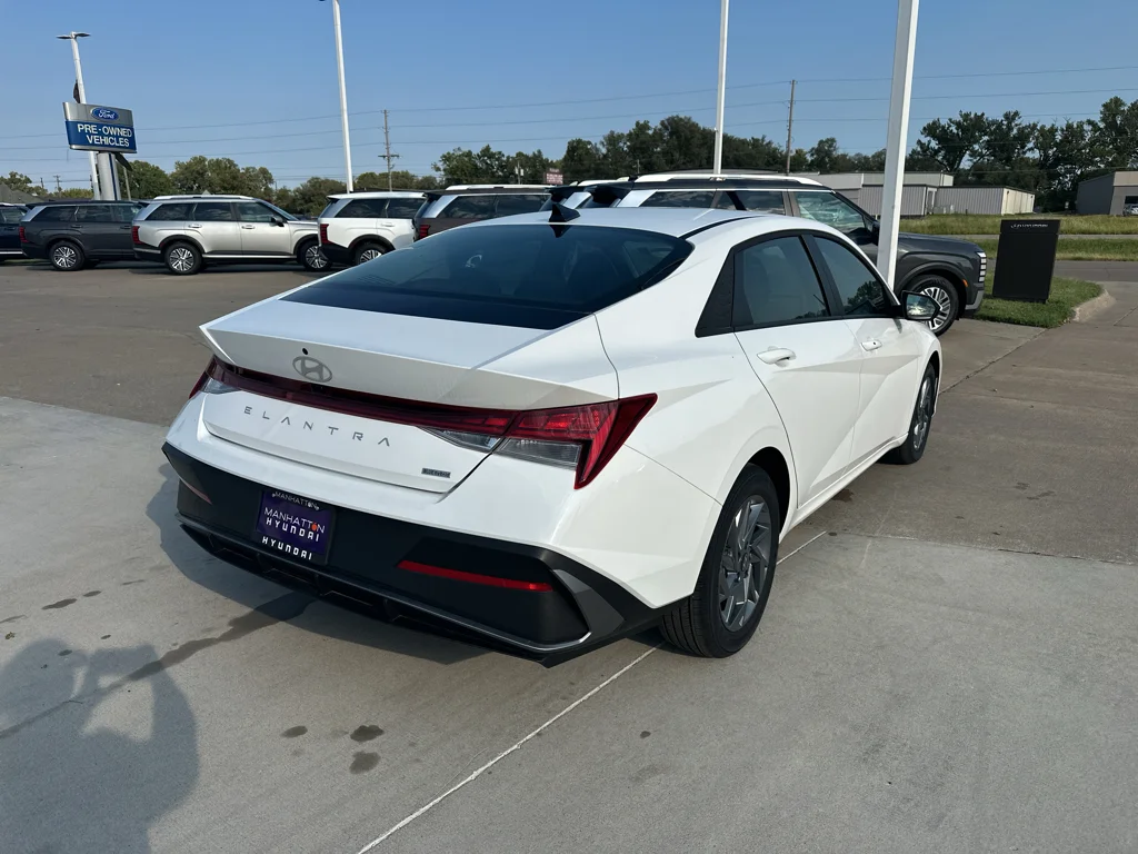 New 2026 Serenity White Hyundai Blue image 10