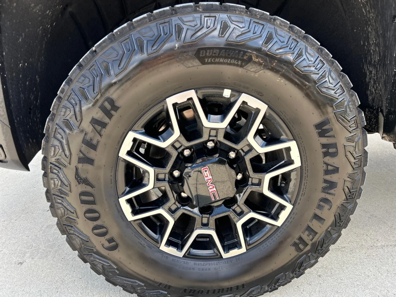 New 2026 Sterling Metallic GMC AT4X image 10