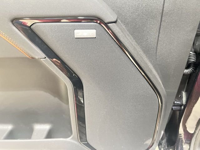 Used 2025 Silver GMC AT4 image 23