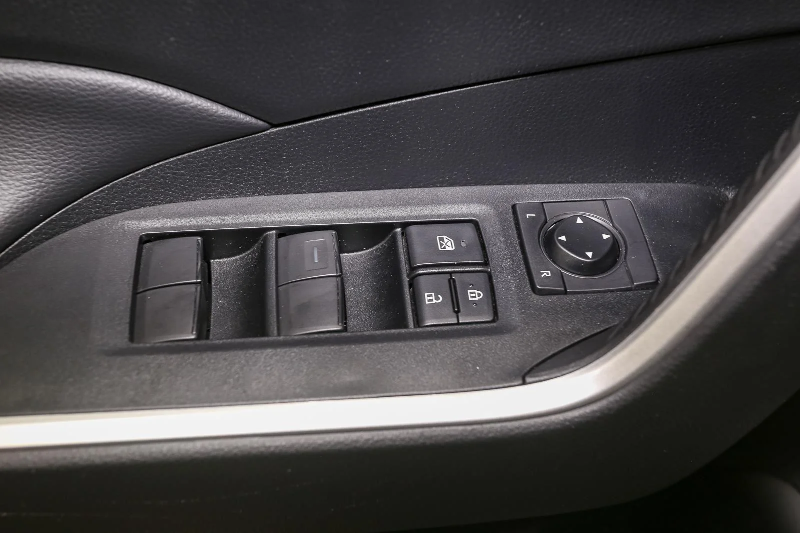 Certified Used 2024 Ice Cap Toyota Hybrid LE image 39