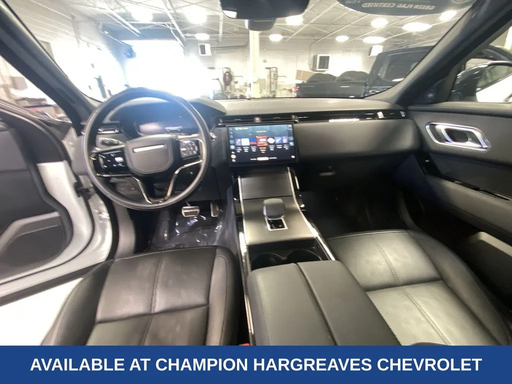 Used 2025 Fuji White Land Rover Dynamic SE image 26
