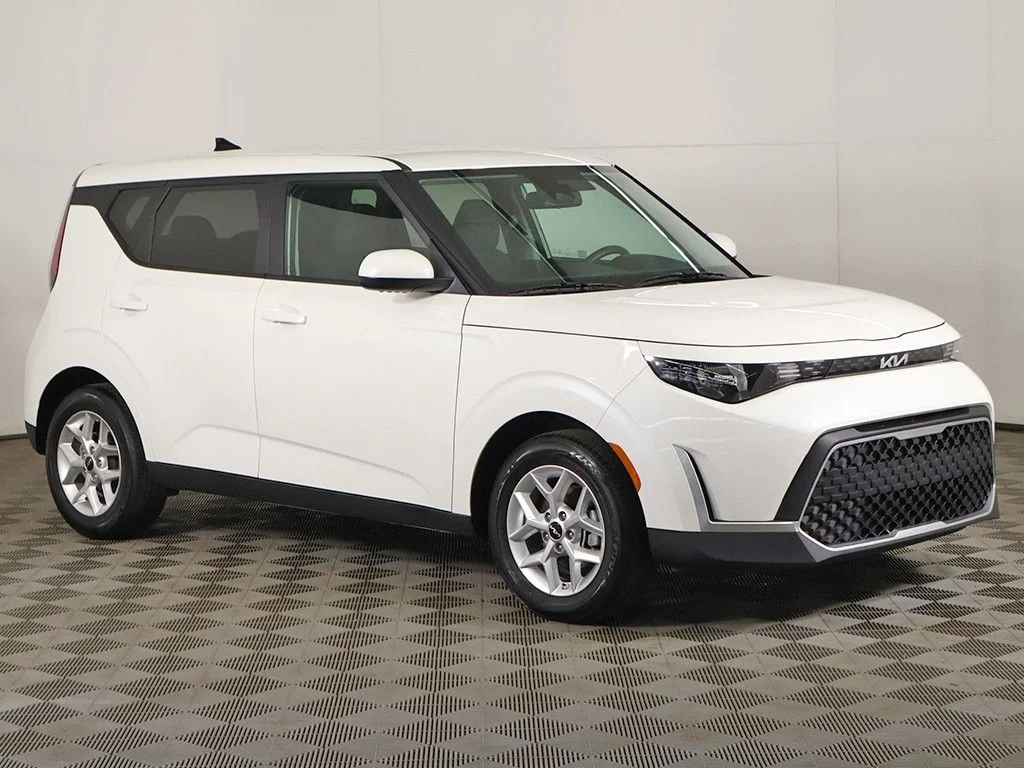 Used 2024 White Kia LX image 2