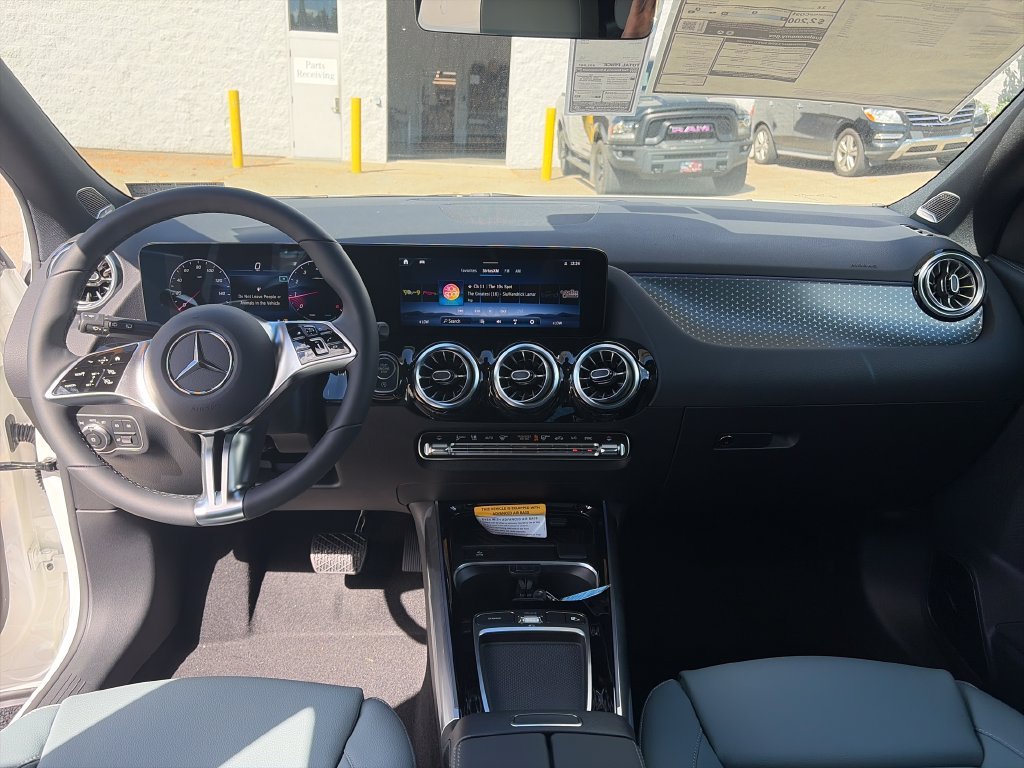 New 2026 Polar White Mercedes-Benz GLA 250 image 12