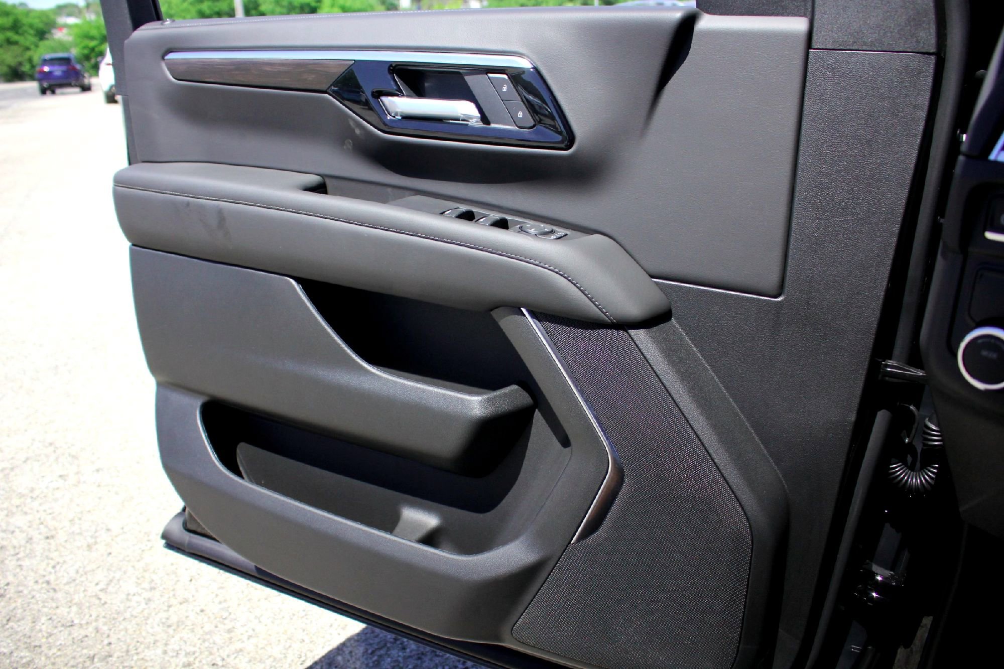 2026 Chevrolet Suburban LS - Photo 11