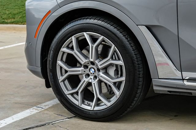 Used 2024 Gray BMW xDrive40i image 75