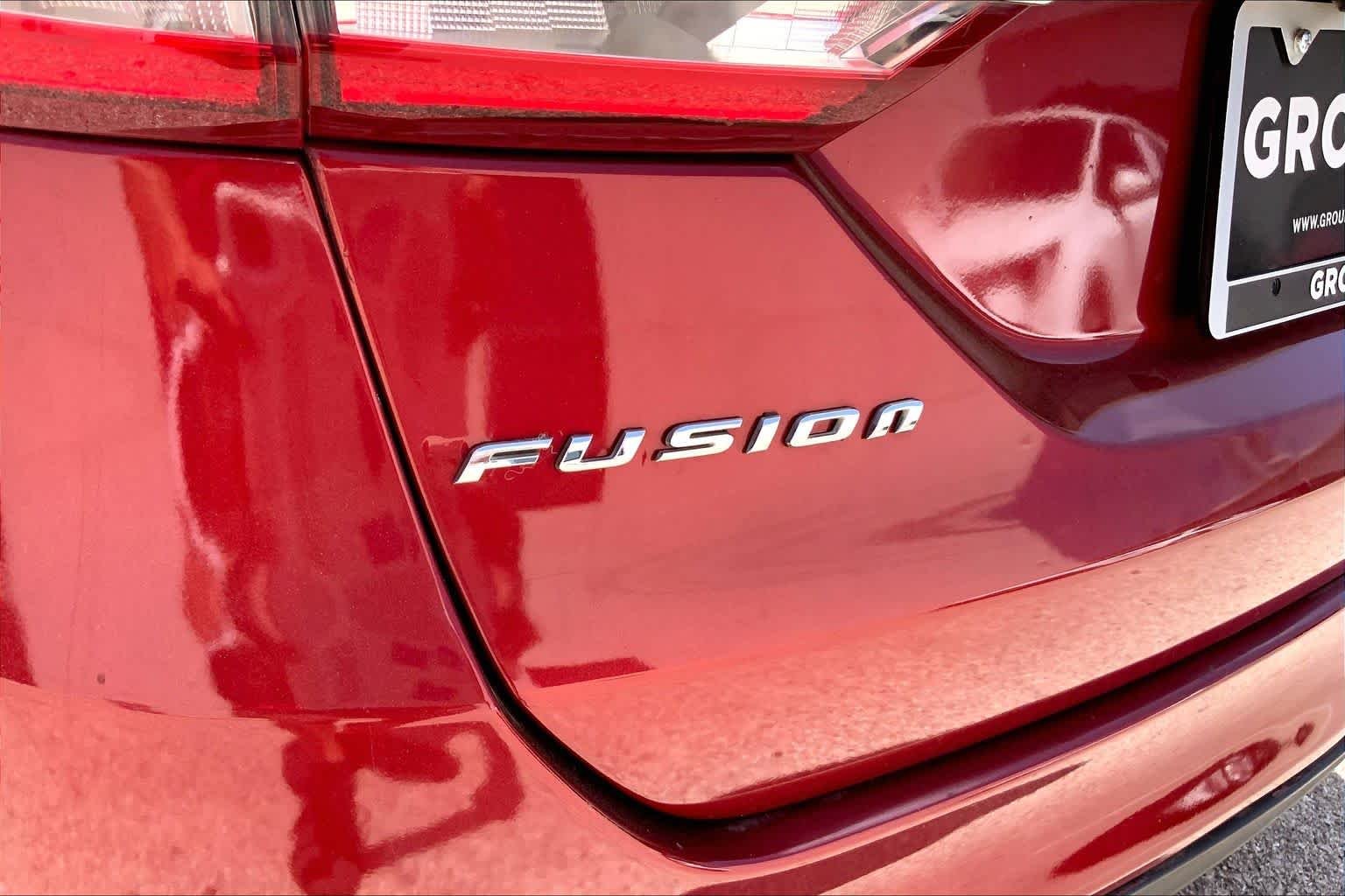 Used 2018 Ruby Red Metallic Tinted Clearcoat Ford SE image 29