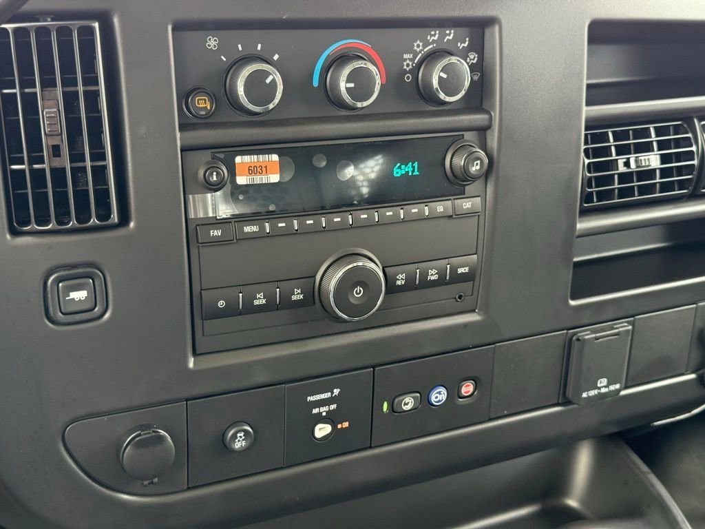 2025 Chevrolet Express Cargo Work Van - Photo 25