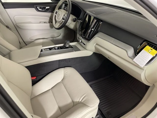 Certified Used 2025 Crystal White Volvo Plus image 22