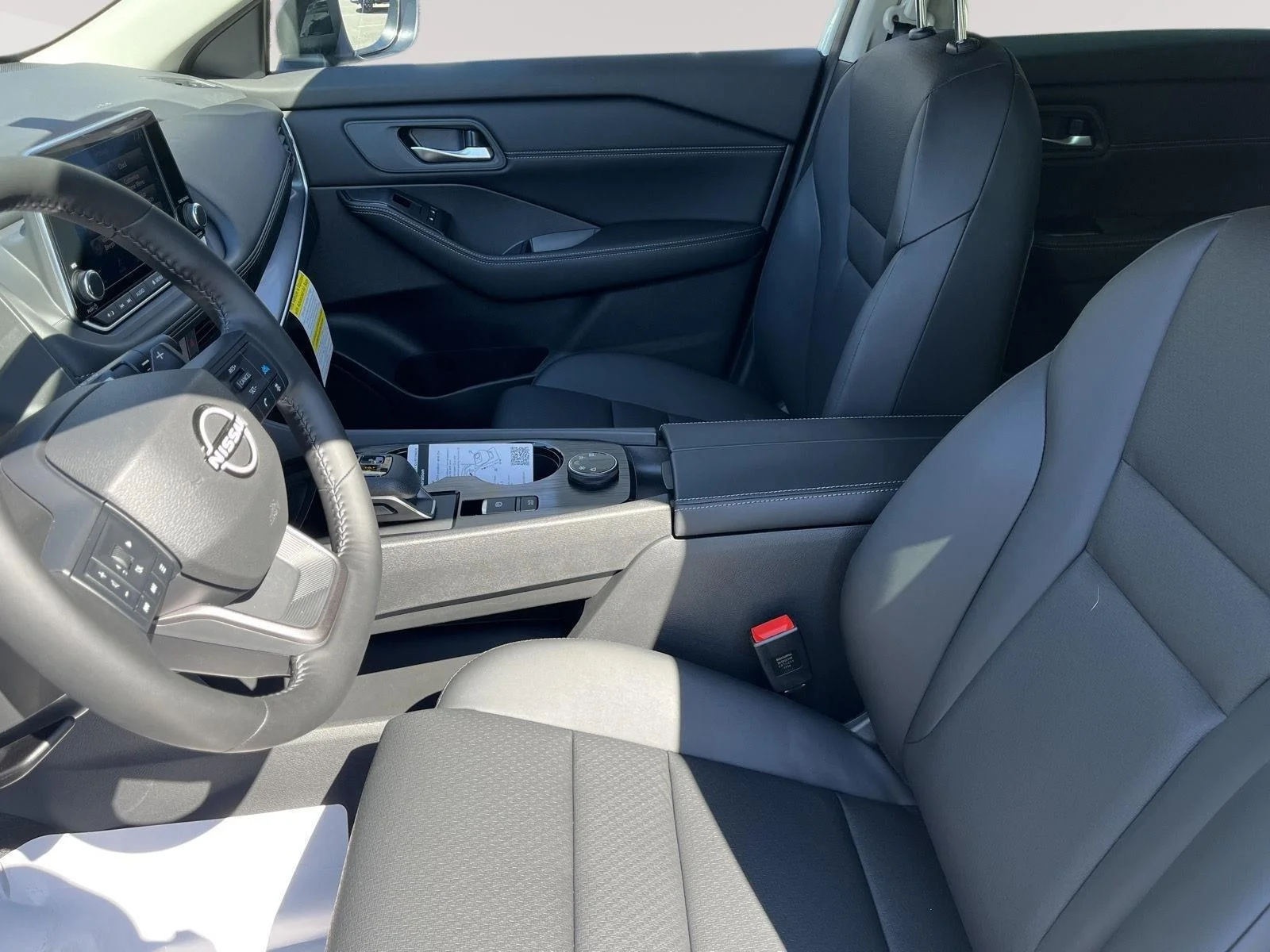 New 2026 Everest White Pearl TriCoat Nissan Dark Armor™ image 21