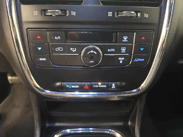 Used 2016 Granite Crystal Clearcoat Metallic Dodge R/T image 27