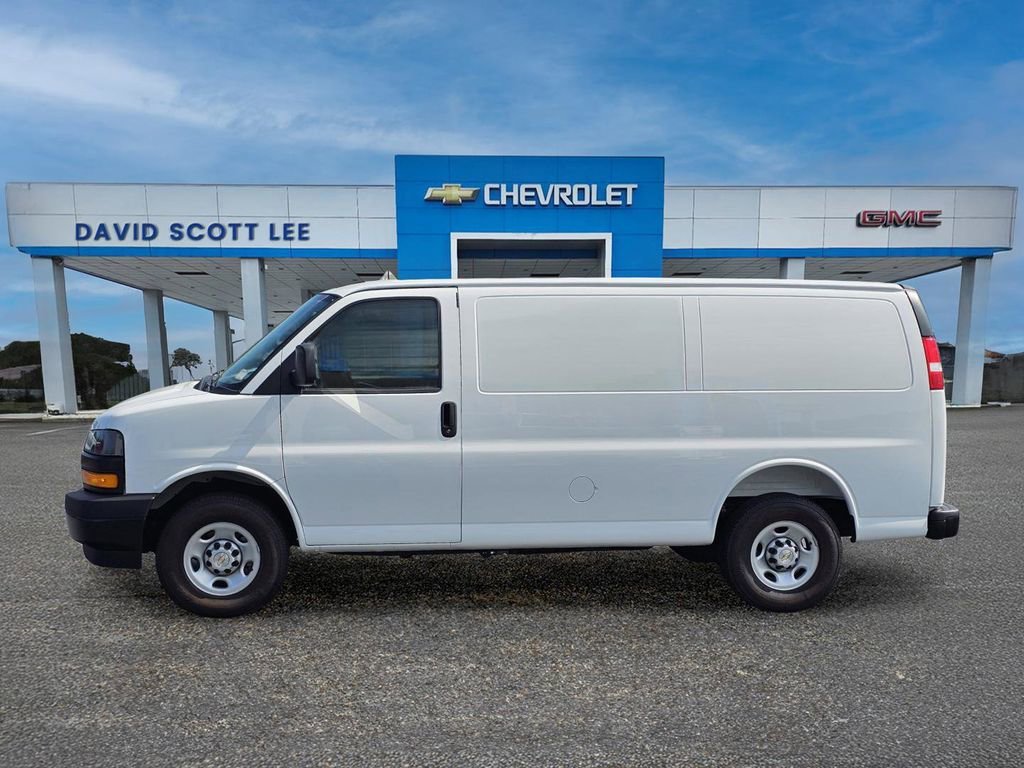 2025 Chevrolet Express Cargo Work Van - Photo 17