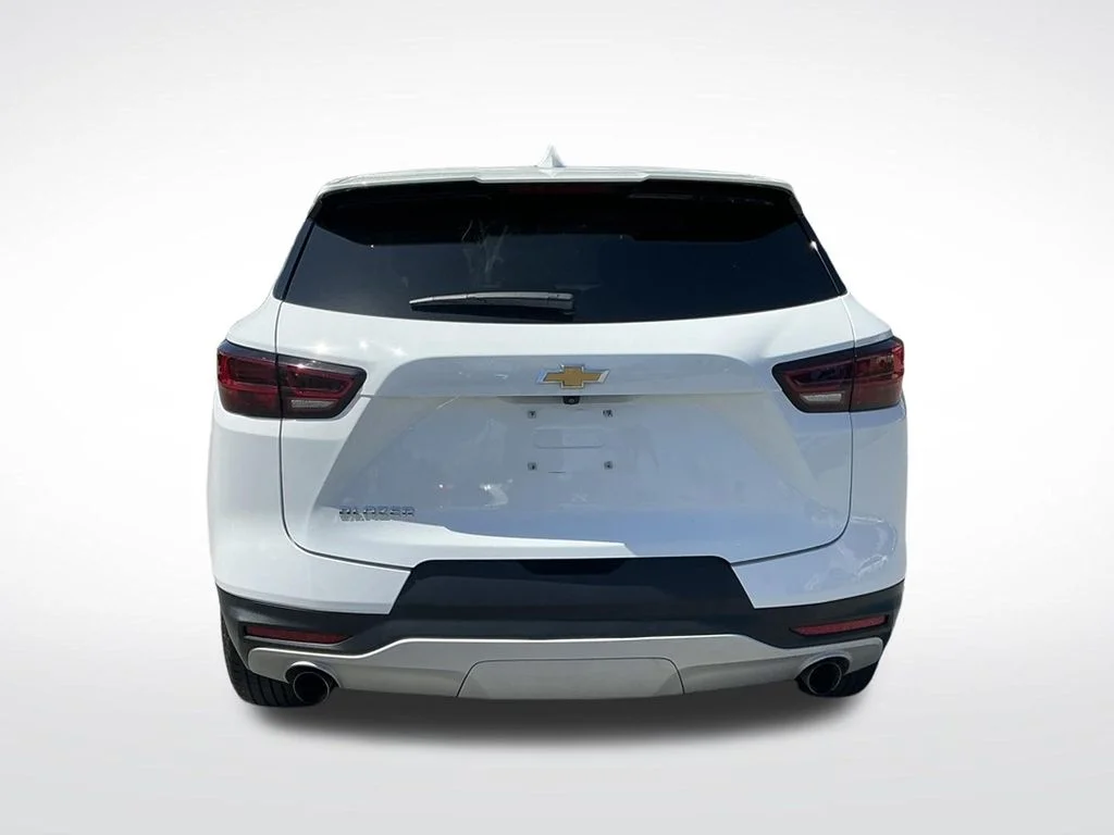 Used 2024 White Chevrolet LT image 4