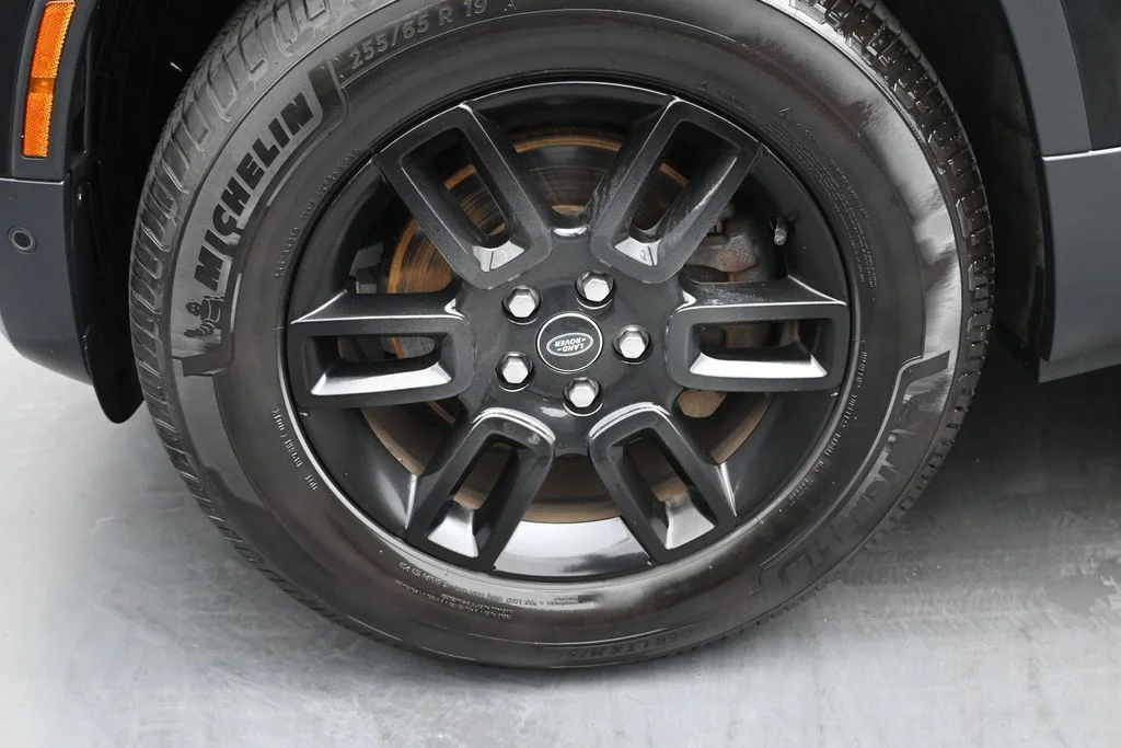 Used 2024 Black Land Rover S image 10