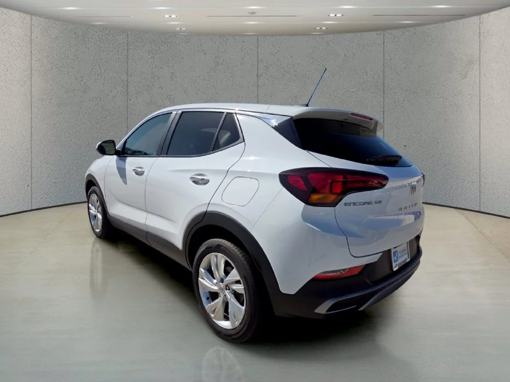 Used 2025 White Buick Preferred image 3