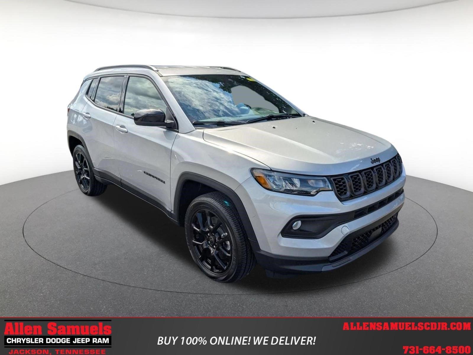New 2026 Silver Zynith Metallic Clearcoat Jeep Latitude Altitude image 1