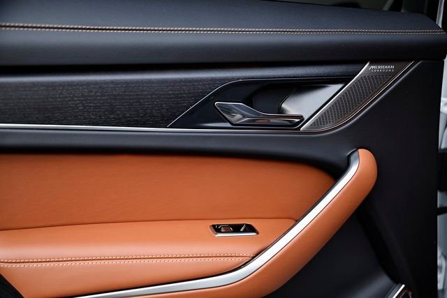2026 Jaguar F-Pace R-Dynamic S - Photo 23