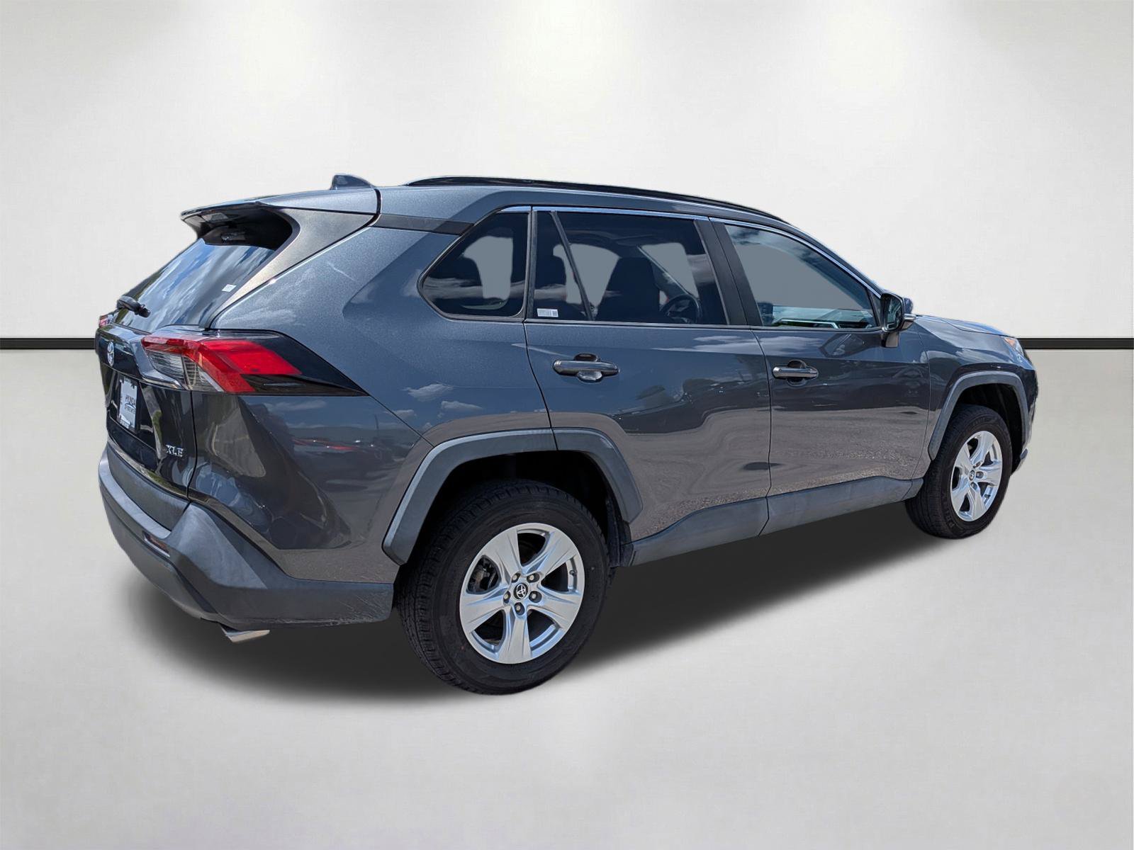 2019 Toyota RAV4 XLE - Photo 4