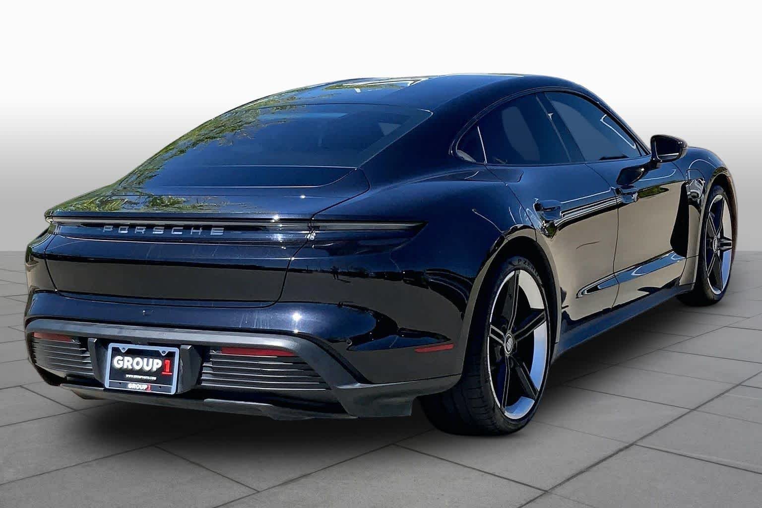 Used 2022 Black Porsche  image 11