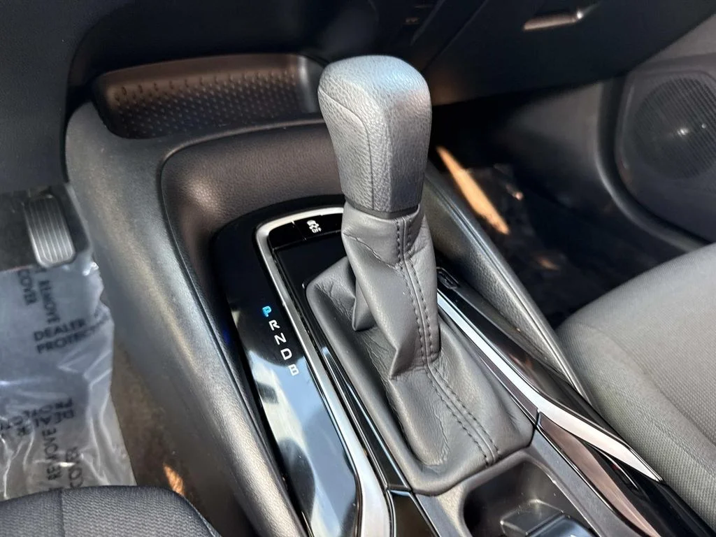 Used 2021 White Toyota LE image 30