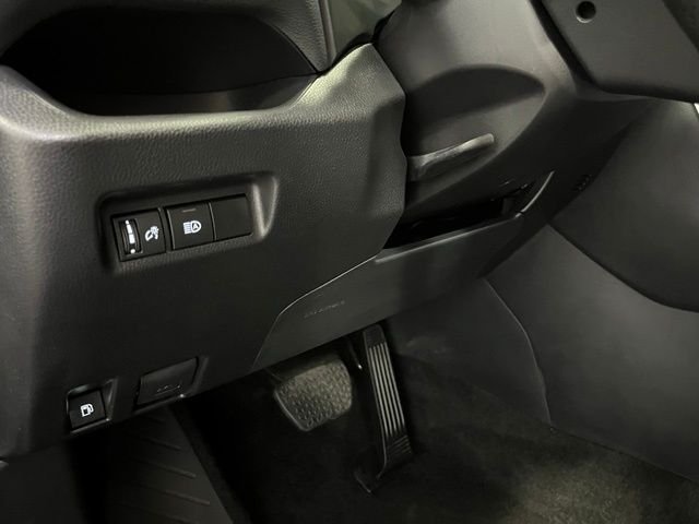 Certified Used 2025  Toyota XLE image 15