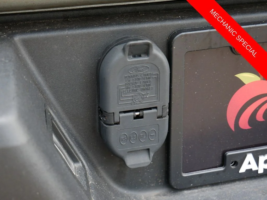 Used 2015 Silver Ford XLT image 9