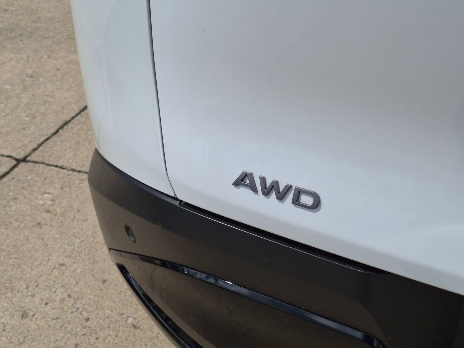 Certified Used 2025 White Pearl Nissan SV image 32