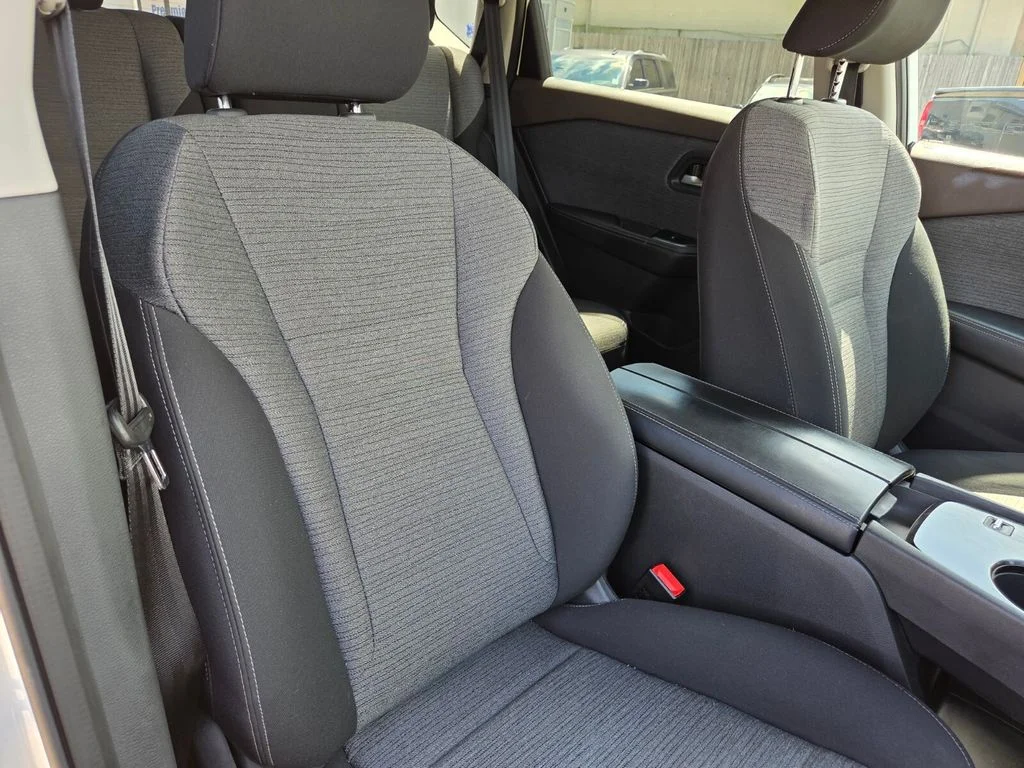 Used 2023 White Nissan SV image 29