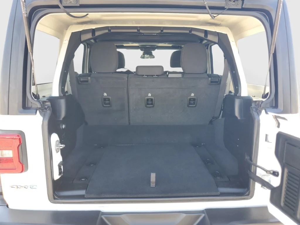Certified Used 2024 White Jeep Rubicon 4xe image 34
