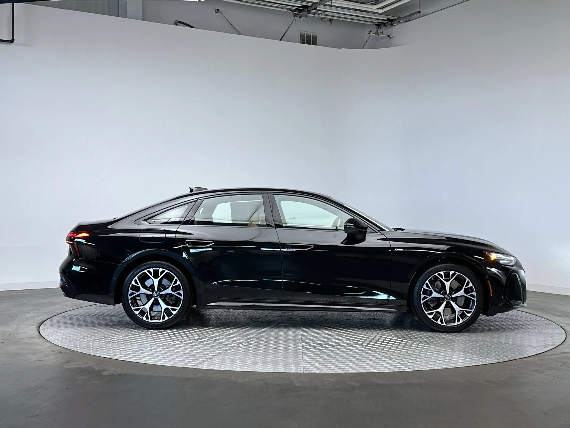 2026 Audi A6 Premium Plus - Photo 10