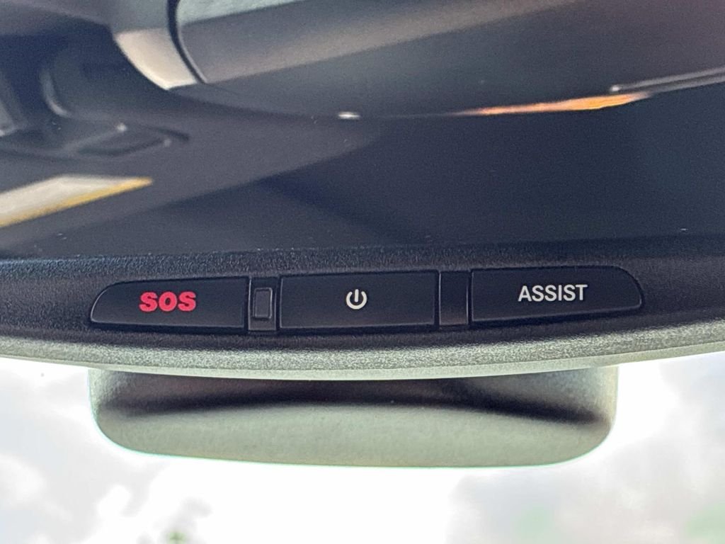Used 2022 White Jeep Laredo X image 40