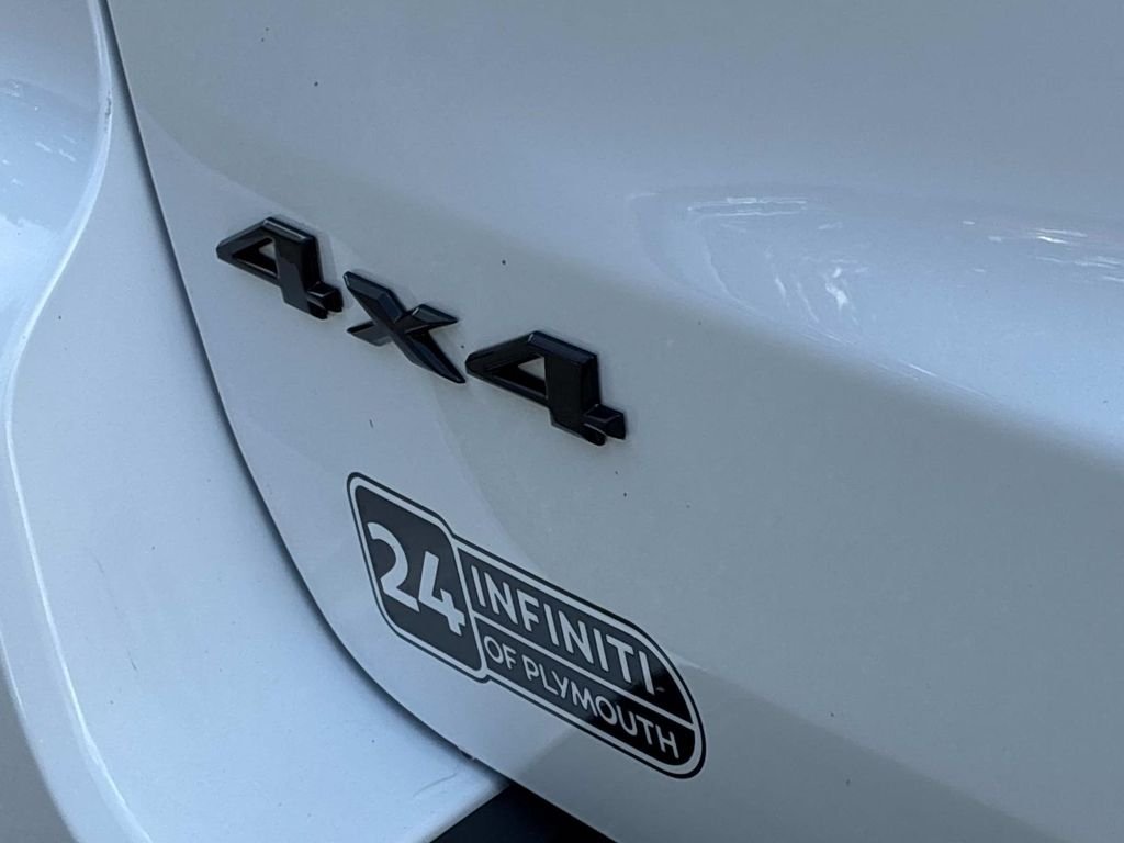 Used 2022 White Jeep Laredo X image 12