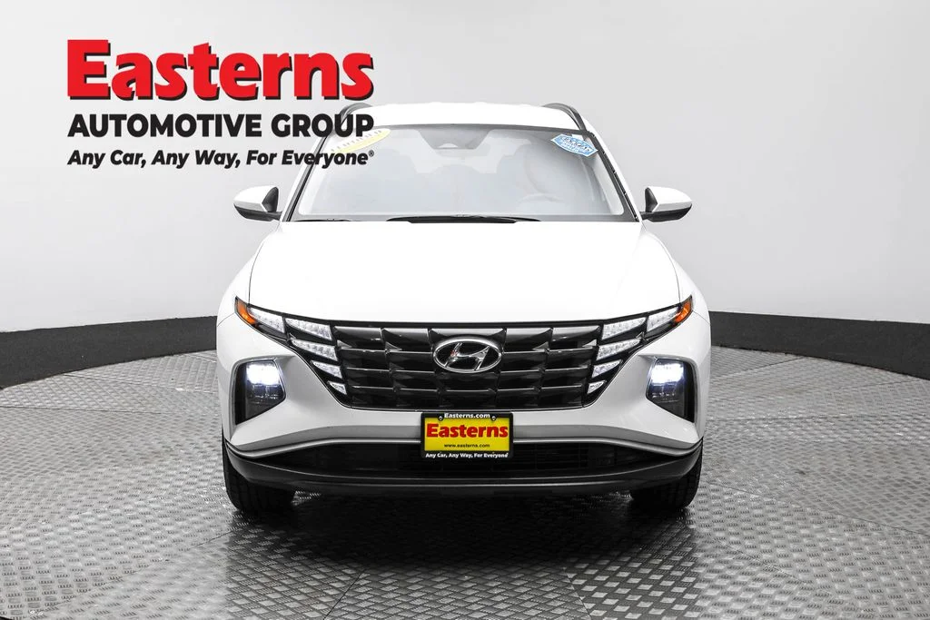 Used 2024 White Hyundai SEL image 2