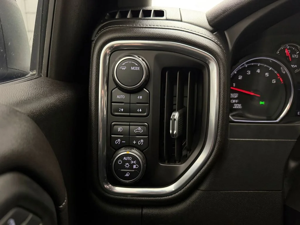 Used 2020 Summit White Chevrolet LT Trail Boss image 31