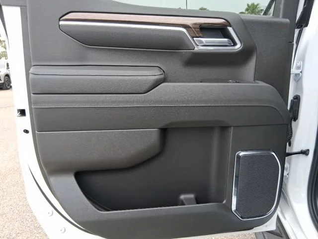 New 2026 Summit White Chevrolet LT Trail Boss image 19