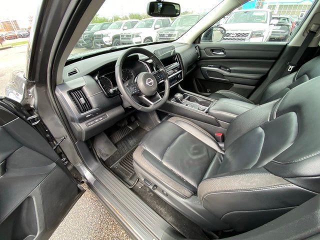 Used 2022 Gray Nissan SL image 38